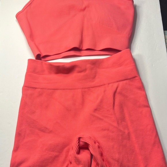 Viral TikTok Style Hot Pink Workout Set – One Shoulder Bra + Biker Shorts (L) - Picture 7 of 15